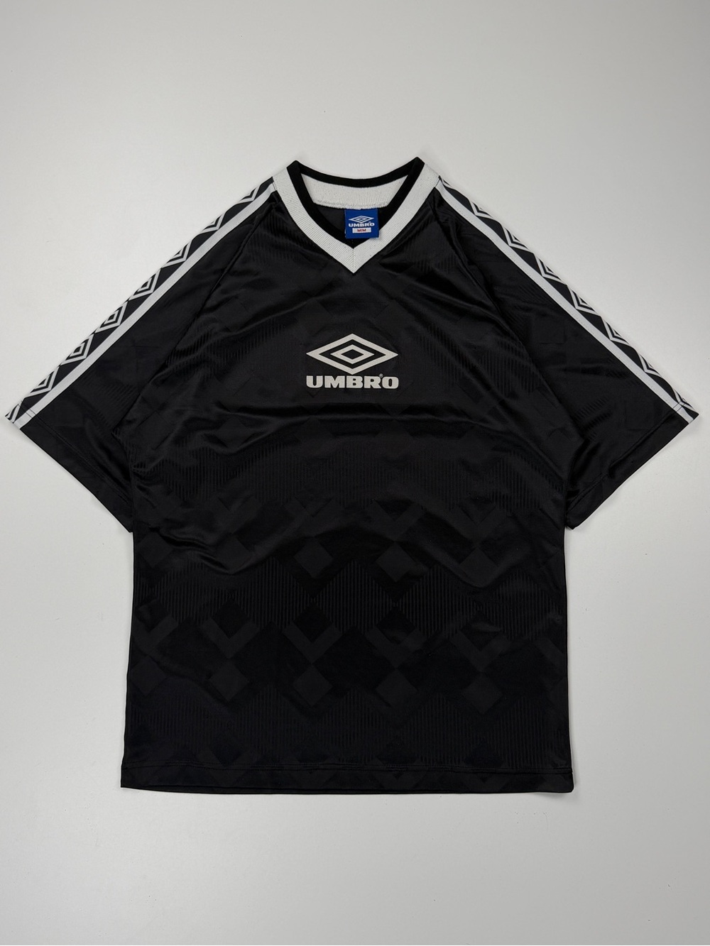 Vintage Umbro V-Neck Logo Jersey Mens Medium Black 90s